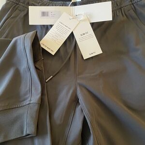 Reigning Champ Stretch Warp Knit Coach's Slim Jogger — Medium • Carbon • NWT